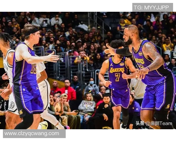 2021年2月26日湖人与快船的激烈对决回顾与精彩瞬间分析 2021年2月26日湖人与快船的激烈对决回顾与精彩瞬间分析